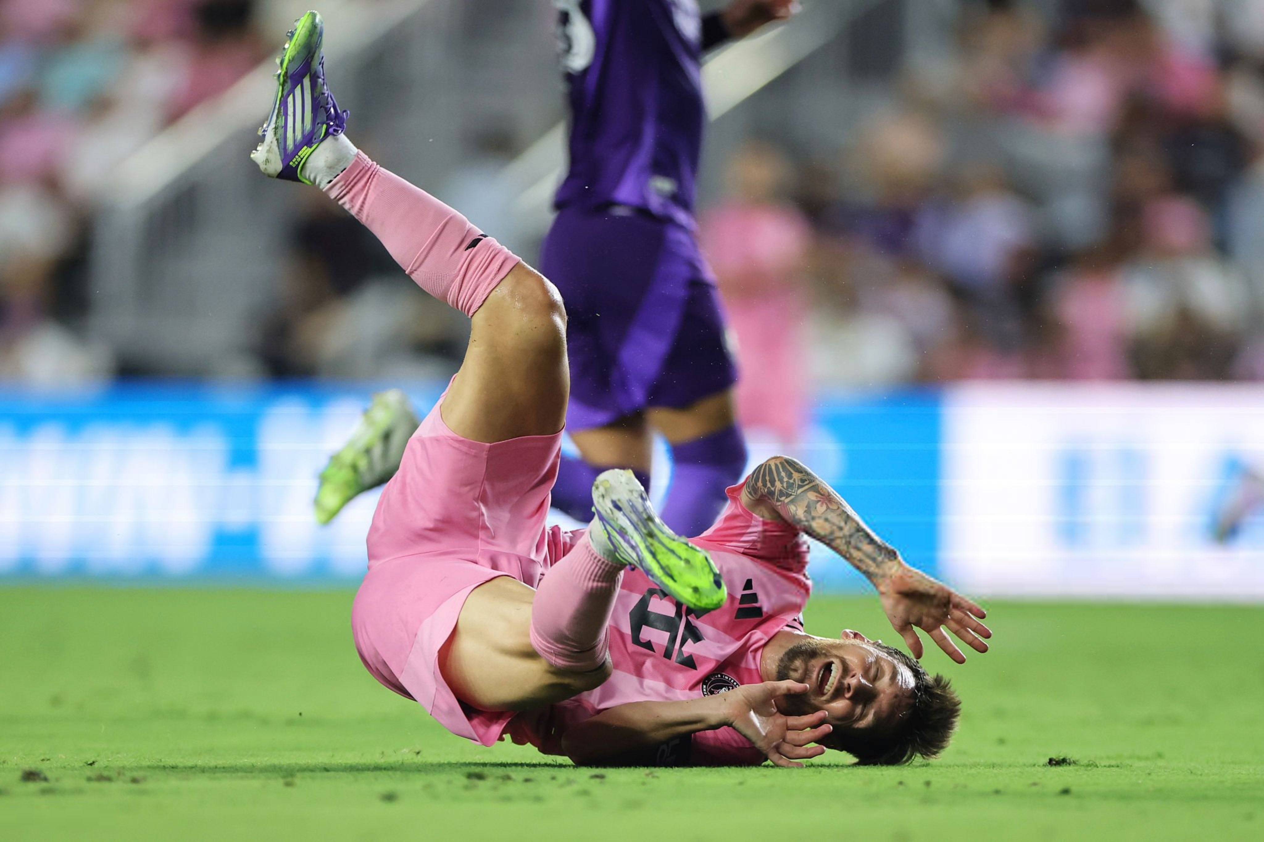 关于感动瞬间：世界足球盛事揭幕，欲呕心声马千里！的信息